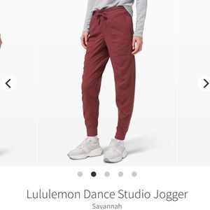 Lululemon Dance Studio Jogger size 4 Savannah